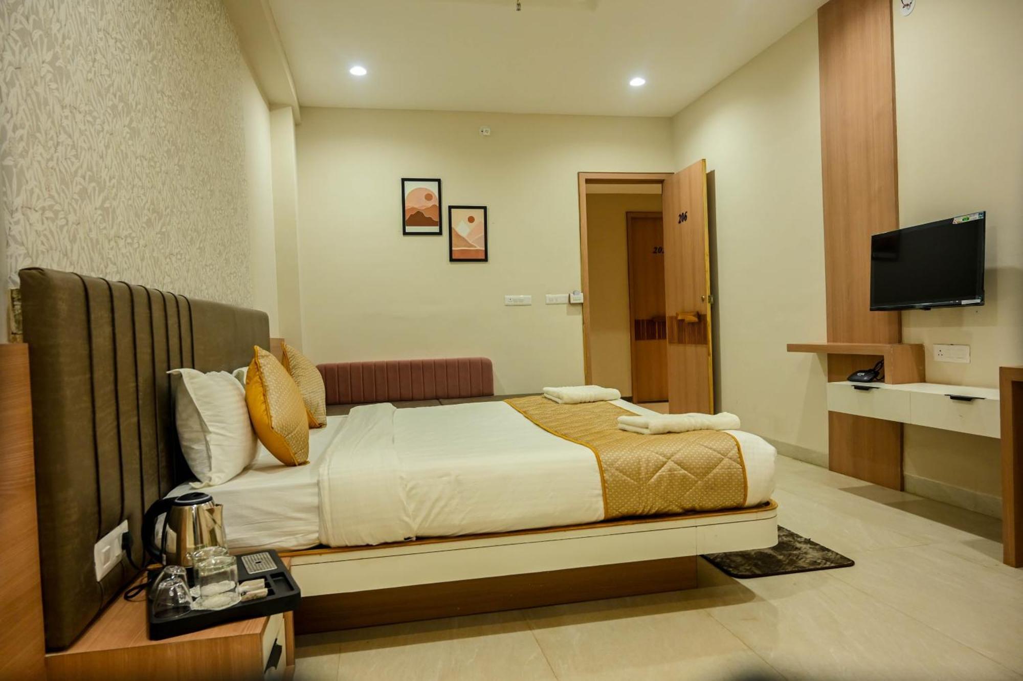 Hotel Maa Bhagwati Palace Khandwa 외부 사진