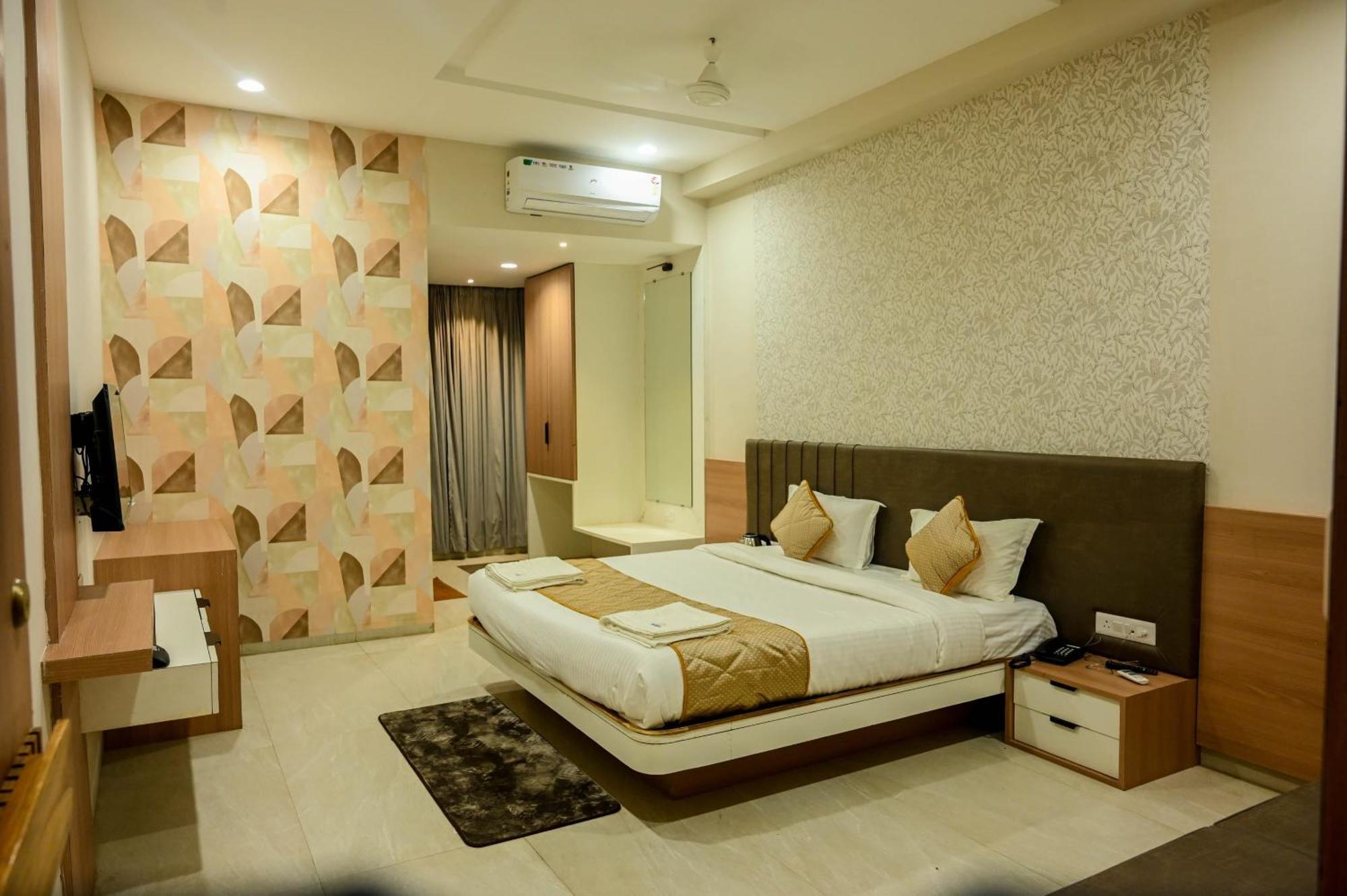 Hotel Maa Bhagwati Palace Khandwa 외부 사진