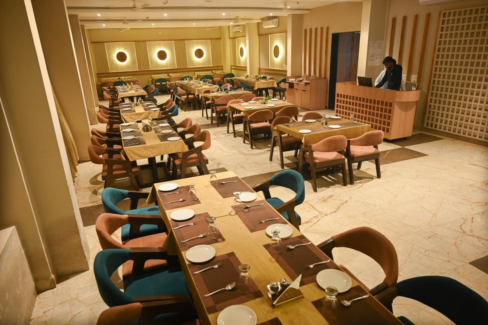 Hotel Maa Bhagwati Palace Khandwa 외부 사진
